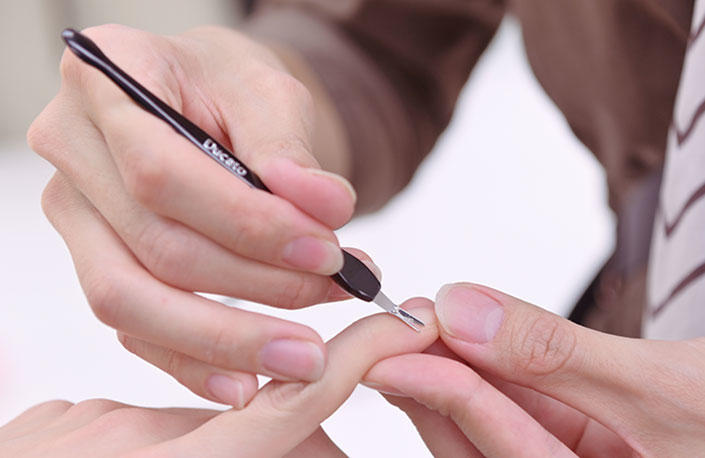 1812_nail-care_05.jpg
