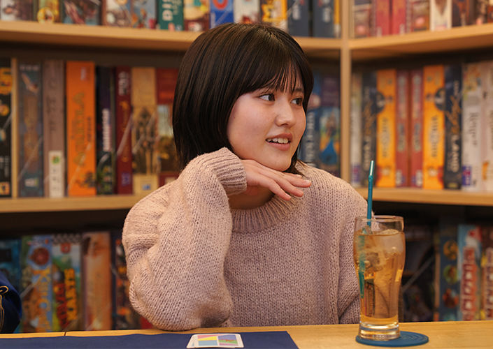 「じゃあ、付き合ってみる?」の様子を表現してくれるレイラさん。