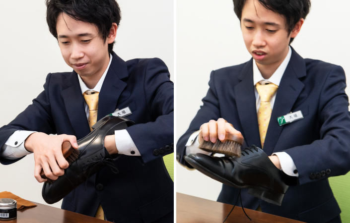 革靴のお手入れにチャレンジする大場