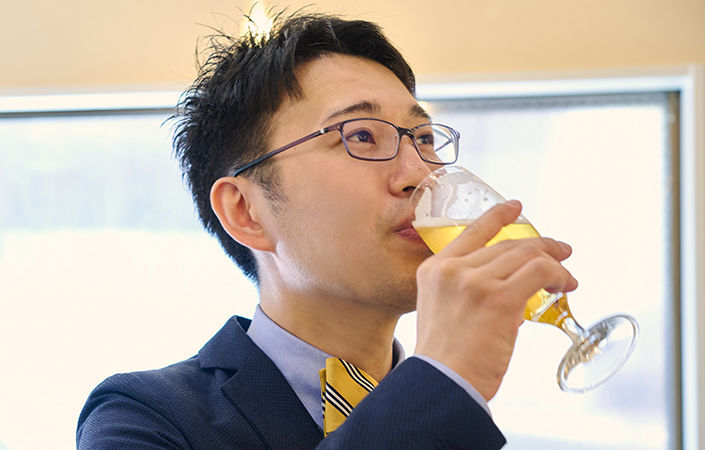 上を向いて「喉を開けて」グイッと飲もう