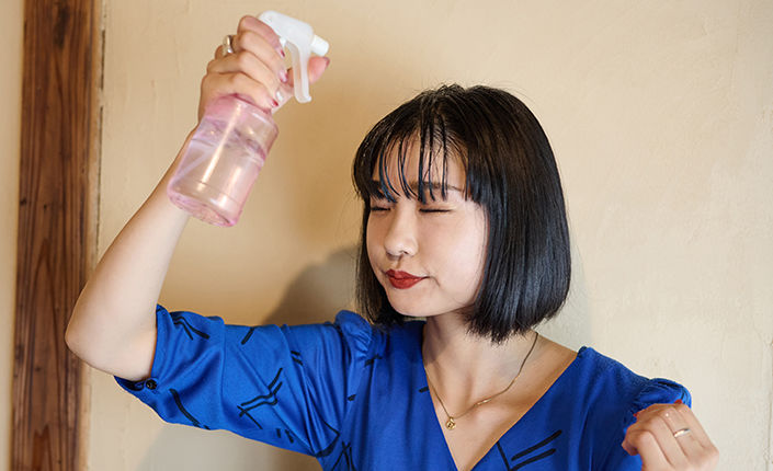 前髪を水でしっかりと濡らす