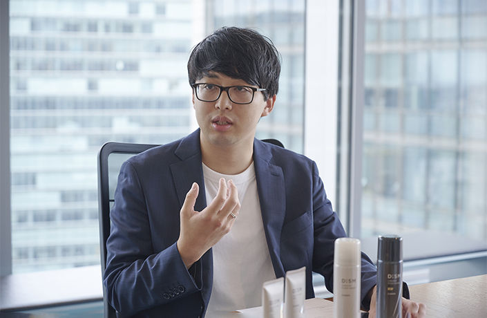 男性の肌は乾燥しているのに脂が出やすいのが特長です