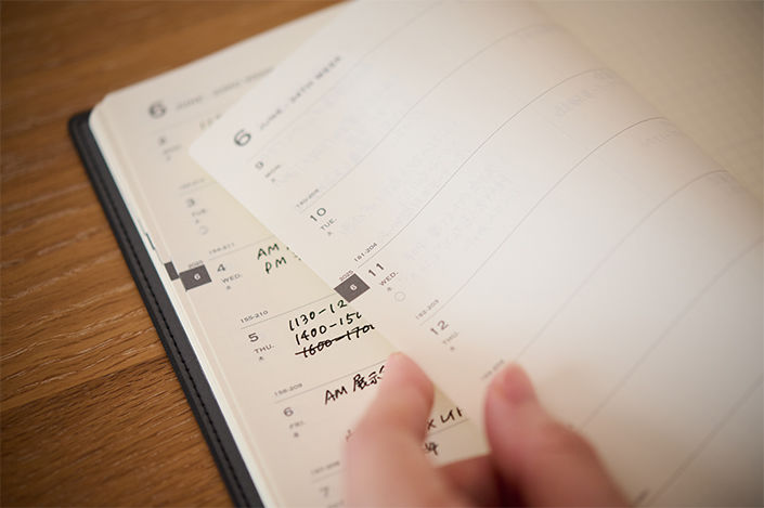 インクの裏抜けがしにくい紙を採用
