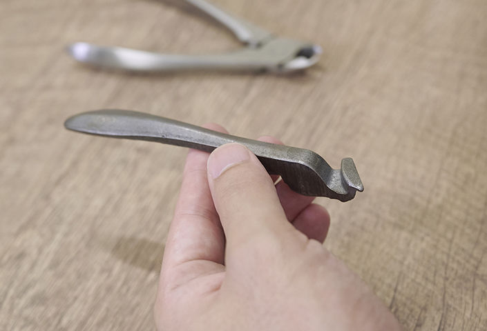 この原型をベースに、研磨作業で仕上げます