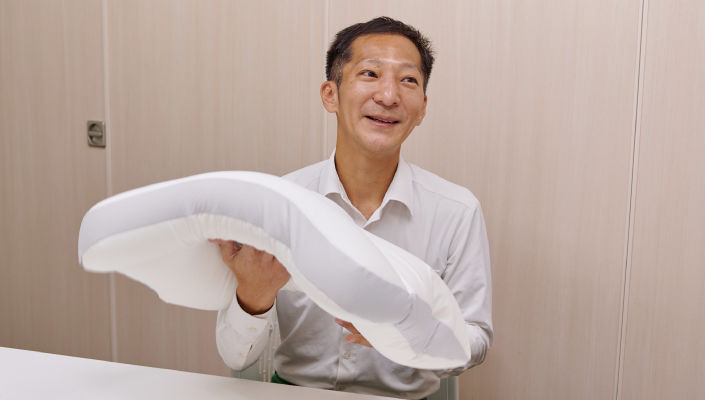 「極小ビーズ」の枕