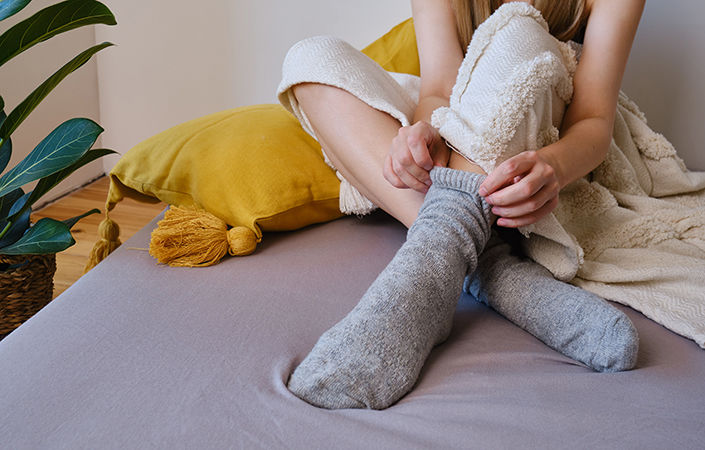 足元を冷やさない。眠りにつく前に靴下を