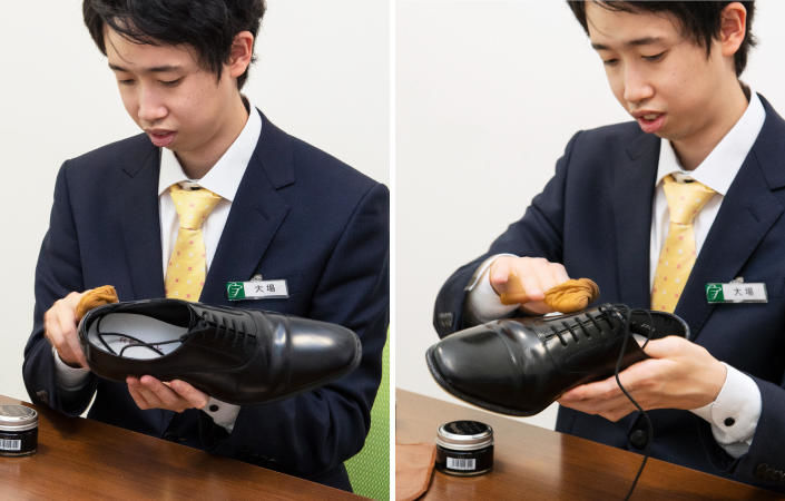 革靴のお手入れにチャレンジする大場