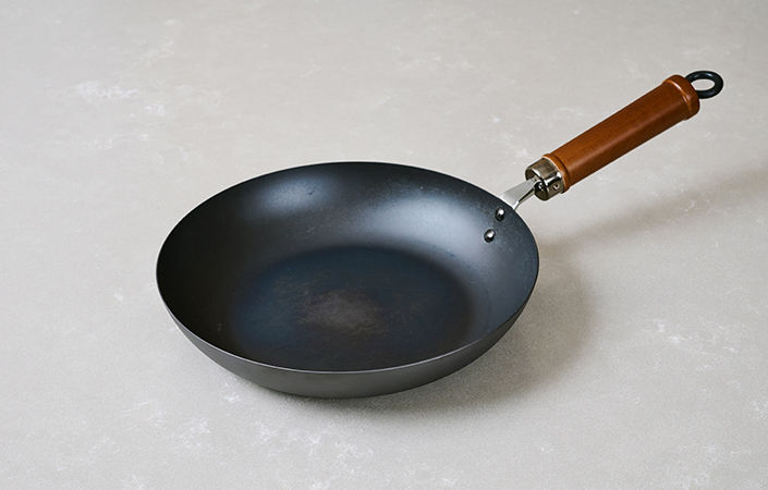 ハンズオリジナル Hand Marks 使うほど育っていく一生モノの鉄フライパン