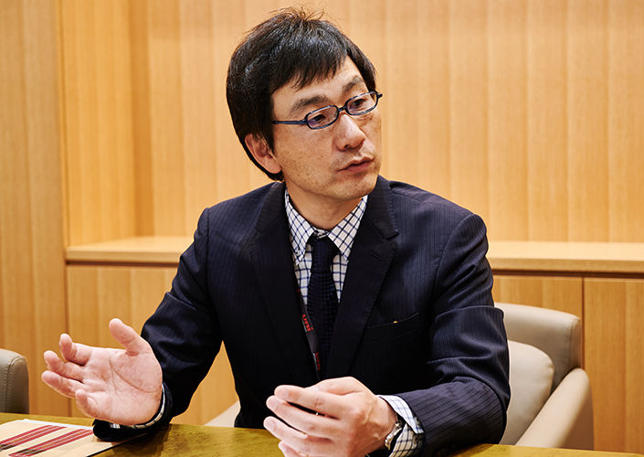 三菱鉛筆株式会社 国内営業部　エリア担当グループ 関さん