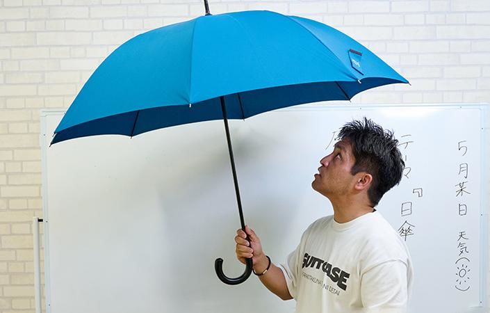風に強いジャンプ長傘