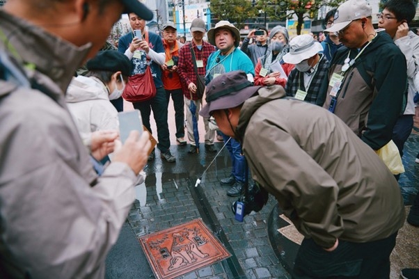 ハチ公がデザインされた蓋
