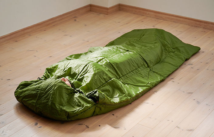 クッション型多機能寝袋使用イメージ