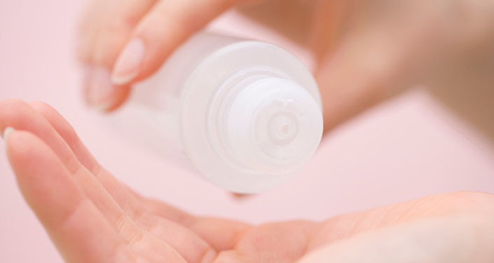 ⑤水気を取り、化粧水などで保湿する