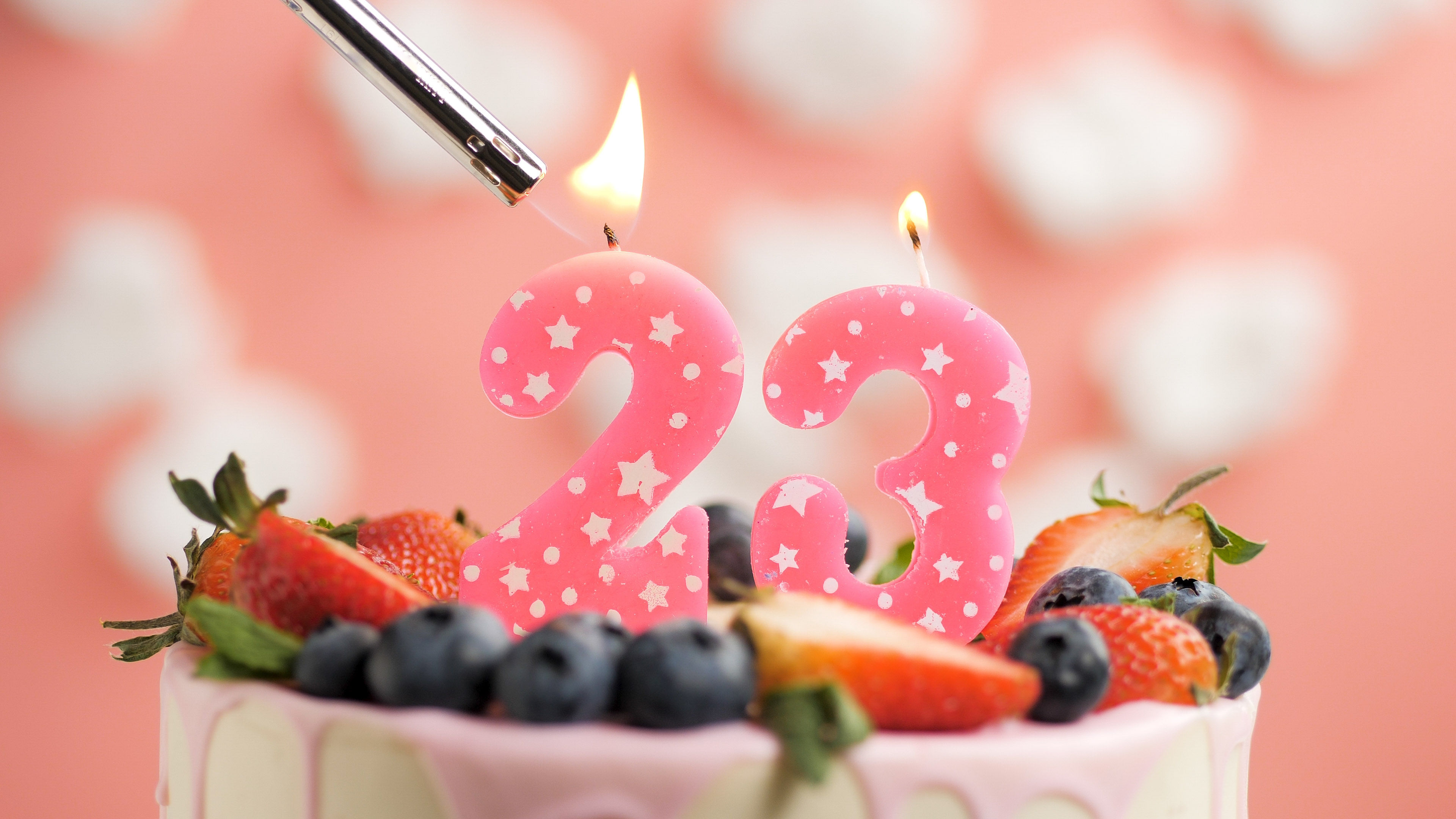 【ケーキのデコレーション】推しの誕生日にピッタリのおしゃれアイテム