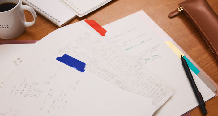学期別にバインダーを分けて整理する