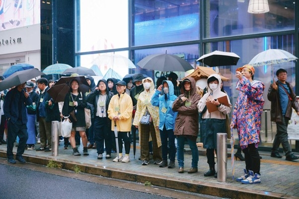 まんだらけの入り口を見てください