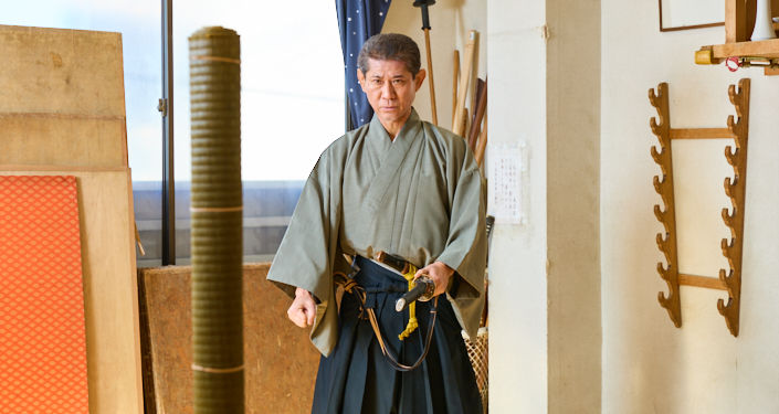 試し斬りのお手本。緊張感が漂います。