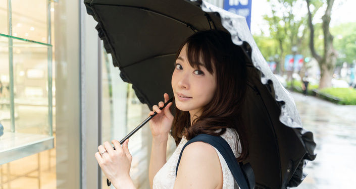 大人女子にピッタリのおしゃれな傘の選び方